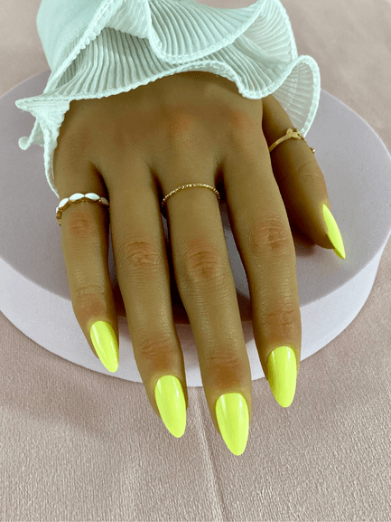 Ensemble de faux ongles réutilisables avec une couleur jaune fluo finition brillante.