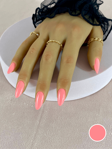 Kit de faux ongles réutilisables à coller à l'aide d'adhésifs, avec une couleur rose bonbon, de forme amande.